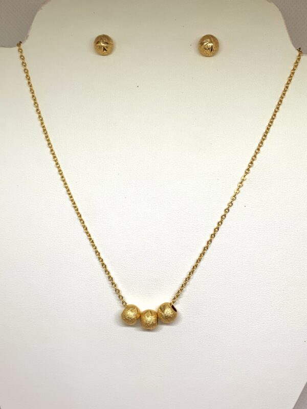 Zeenat Golden Trio Necklace